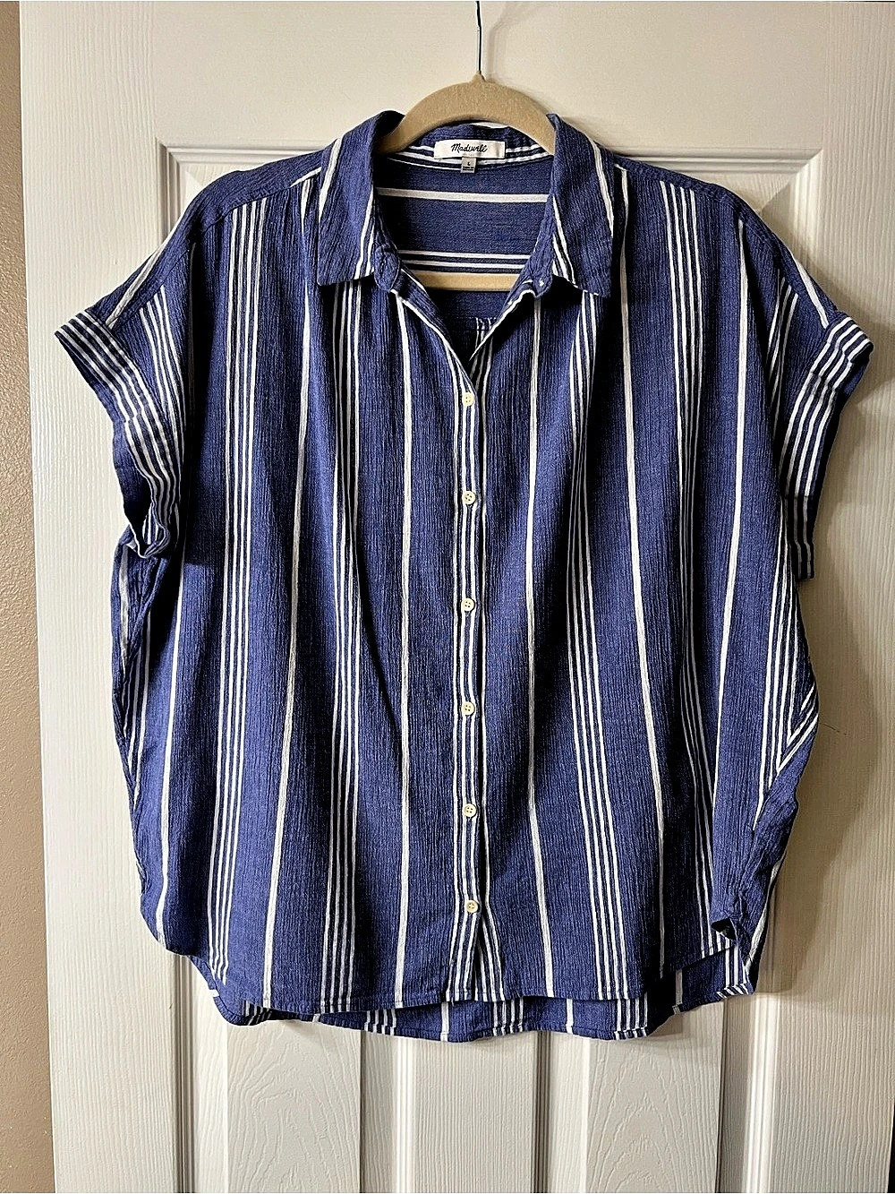 Madsuelle Striped Cotton Button Down Shirt in Blue & White Size Large Like New